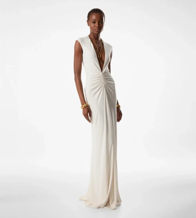 Vestido de noche con cuello en V profundo y tejido elástico «Sable» Vestido de noche con cuello en V profundo y tejido elástico «Sable»