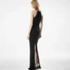 Vestido de noche con cuello halter y aberturas Vestido de noche con cuello halter y aberturas