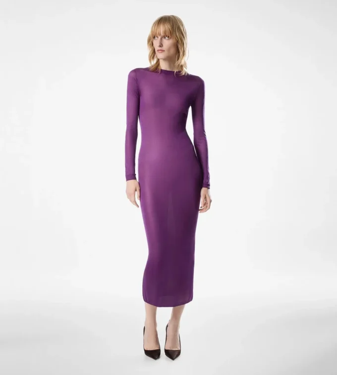 Vestido de seda con cuello redondo y largo hasta el tobillo Vestido de seda con cuello redondo y largo hasta el tobillo