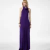 Vestido largo con cuello halter, bolsillos y espalda abierta Vestido largo con cuello halter, bolsillos y espalda abierta