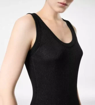 Vestido sin mangas de largo medio con ribetes adornados con micro lentejuelas