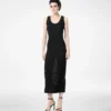 Vestido sin mangas de largo medio con ribetes adornados con micro lentejuelas Vestido sin mangas de largo medio con ribetes adornados con micro lentejuelas