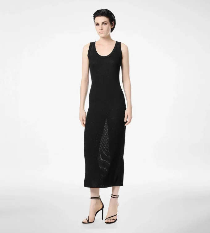 Vestido sin mangas de largo medio con ribetes adornados con micro lentejuelas Vestido sin mangas de largo medio con ribetes adornados con micro lentejuelas