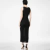 Vestido sin mangas de largo medio con ribetes adornados con micro lentejuelas Vestido sin mangas de largo medio con ribetes adornados con micro lentejuelas