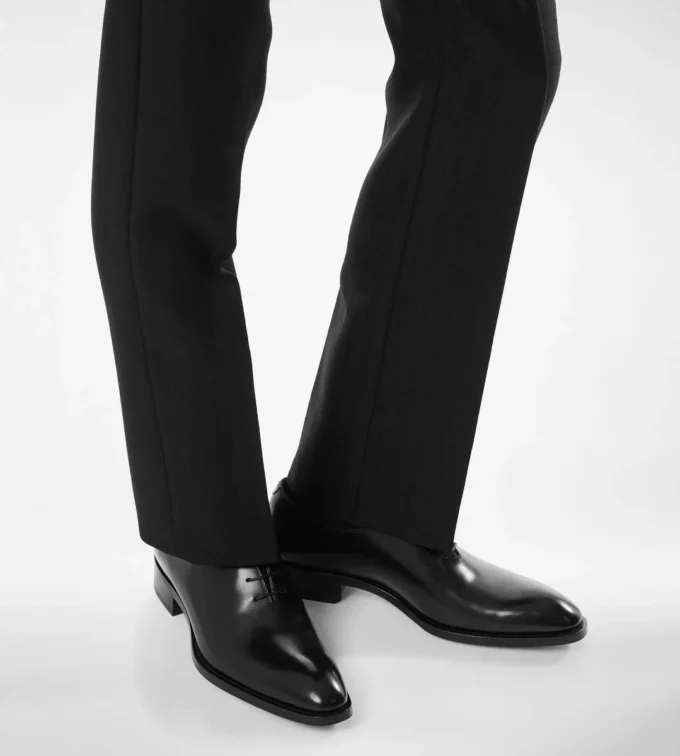 Zapatos con cordones de cuero pulido Zapatos con cordones de cuero pulido