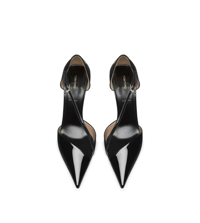 Zapatos de tacón asimétricos de charol Zapatos de tacón asimétricos de charol