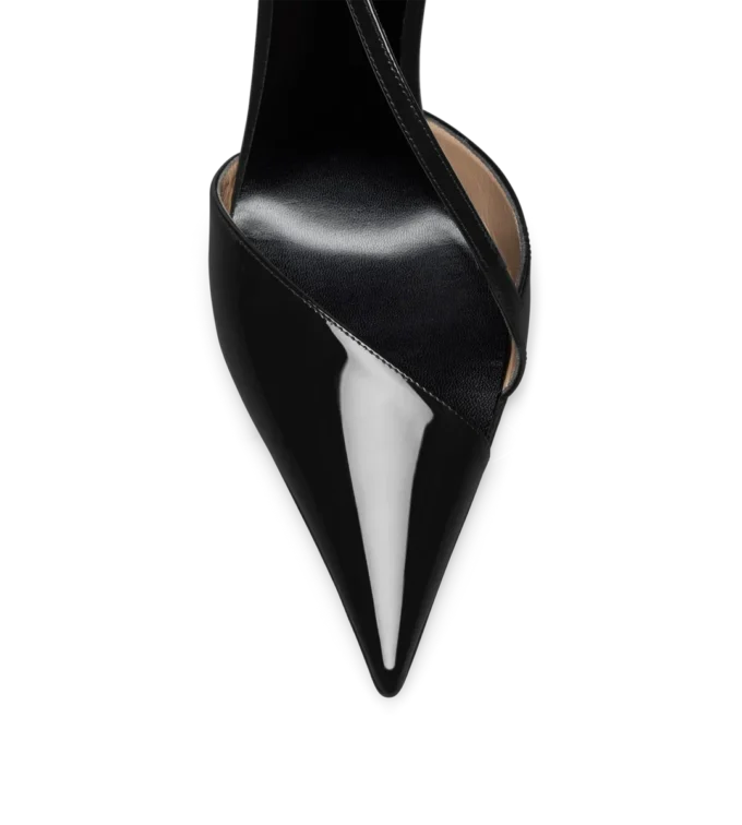 Zapatos de tacón asimétricos de charol Zapatos de tacón asimétricos de charol