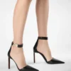 Zapatos de tacón con correa al tobillo y hebilla en T de piel granulada flexible
