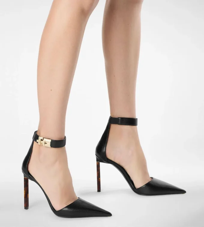 Zapatos de tacón con correa al tobillo y hebilla en T de piel granulada flexible