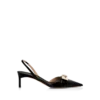 Zapatos de tacón con correa trasera de piel brillante