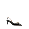 Zapatos de tacón con correa trasera de piel brillante