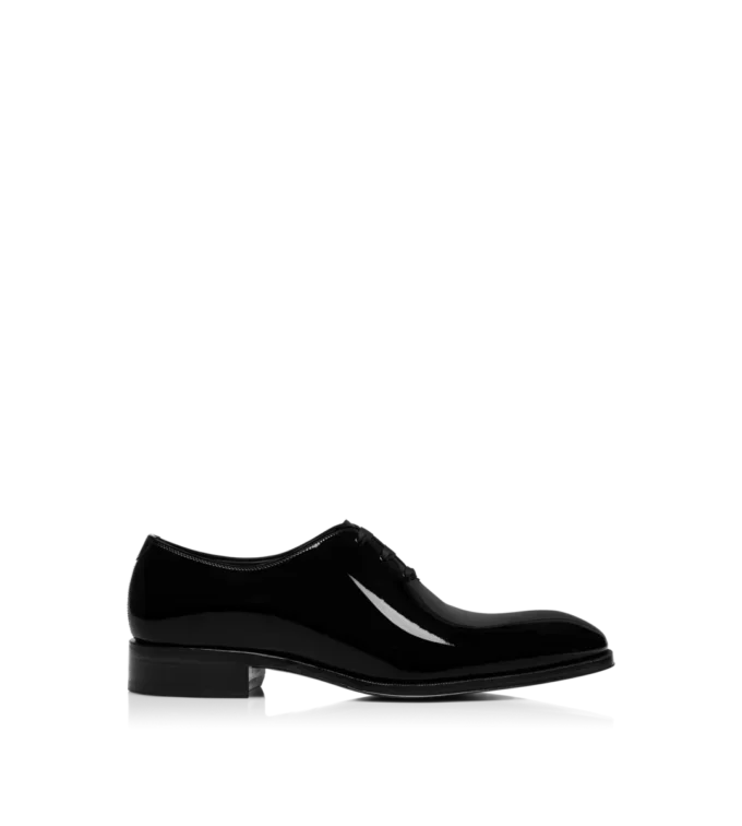 Zapatos de vestir Vincent con cordones y puntera entera de charol Zapatos de vestir Vincent con cordones y puntera entera de charol