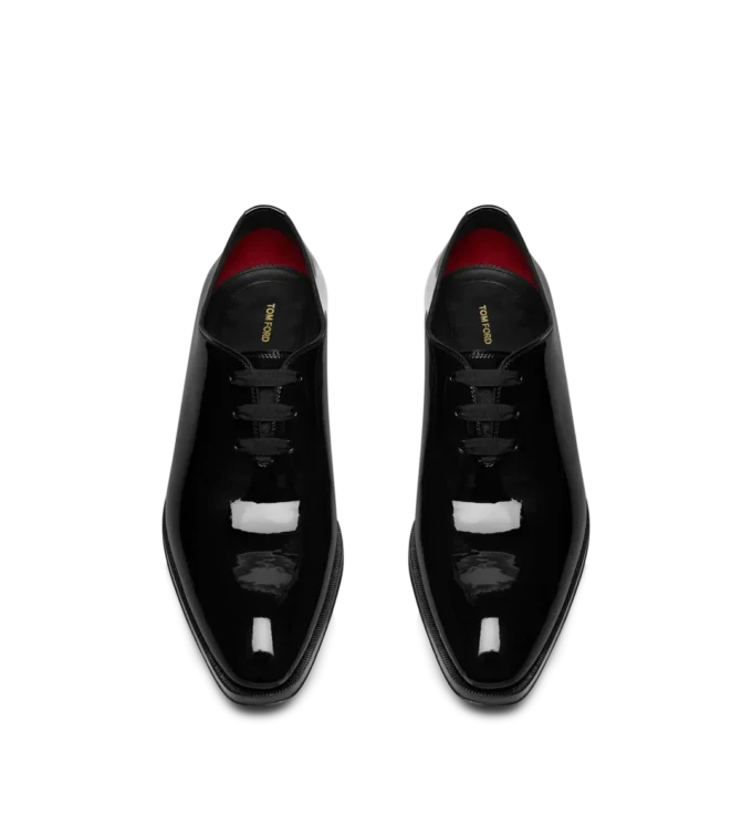 Zapatos de vestir Vincent con cordones y puntera entera de charol Zapatos de vestir Vincent con cordones y puntera entera de charol